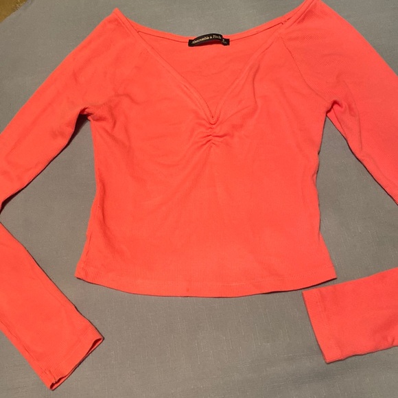 Pink Abercrombie & Fitch long sleeve shirt - Picture 1 of 4